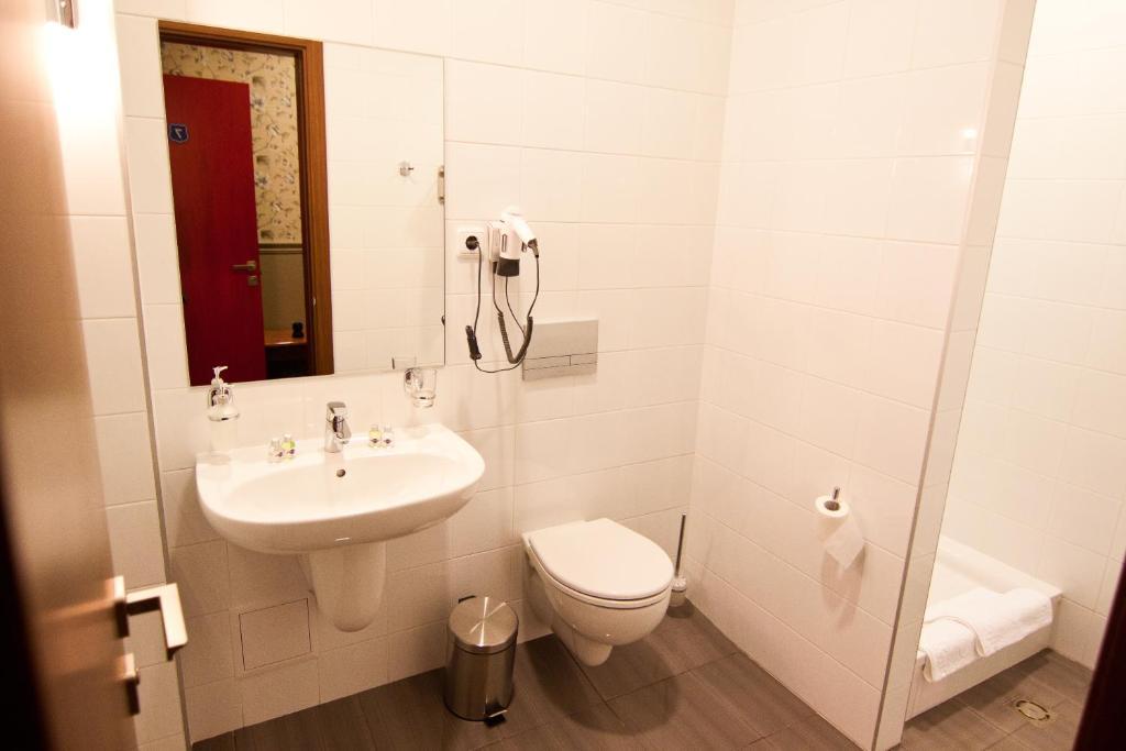 Road Star Hotel Dnipro Rum bild