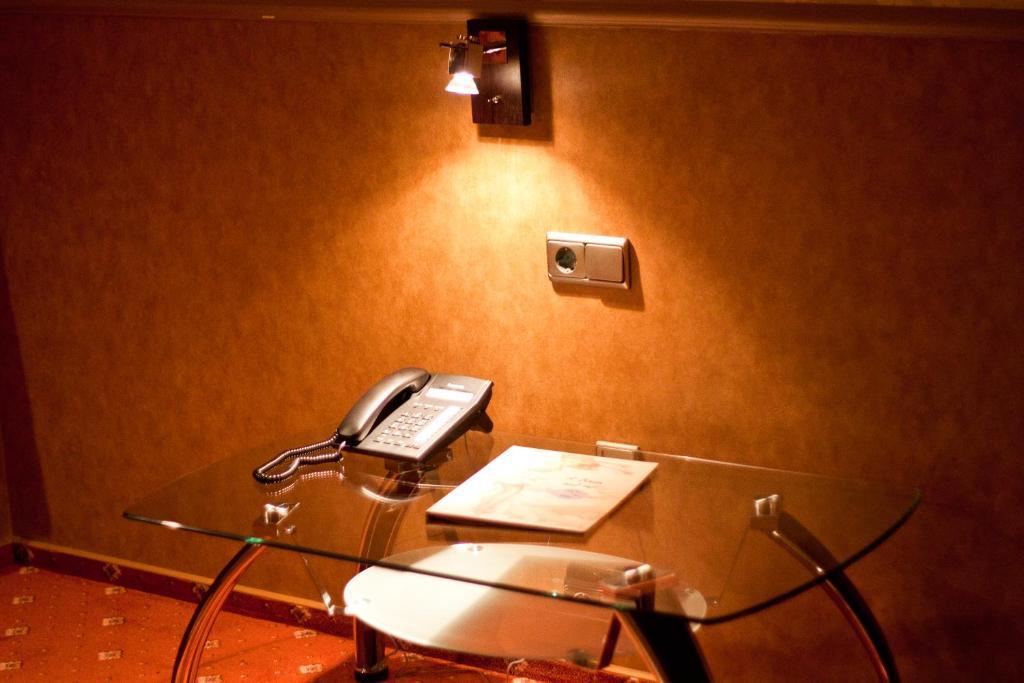 Road Star Hotel Dnipro Rum bild