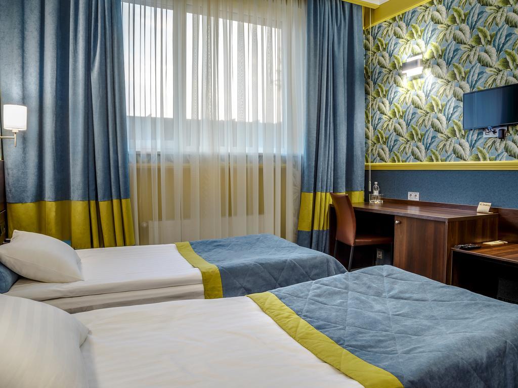 Road Star Hotel Dnipro Exteriör bild