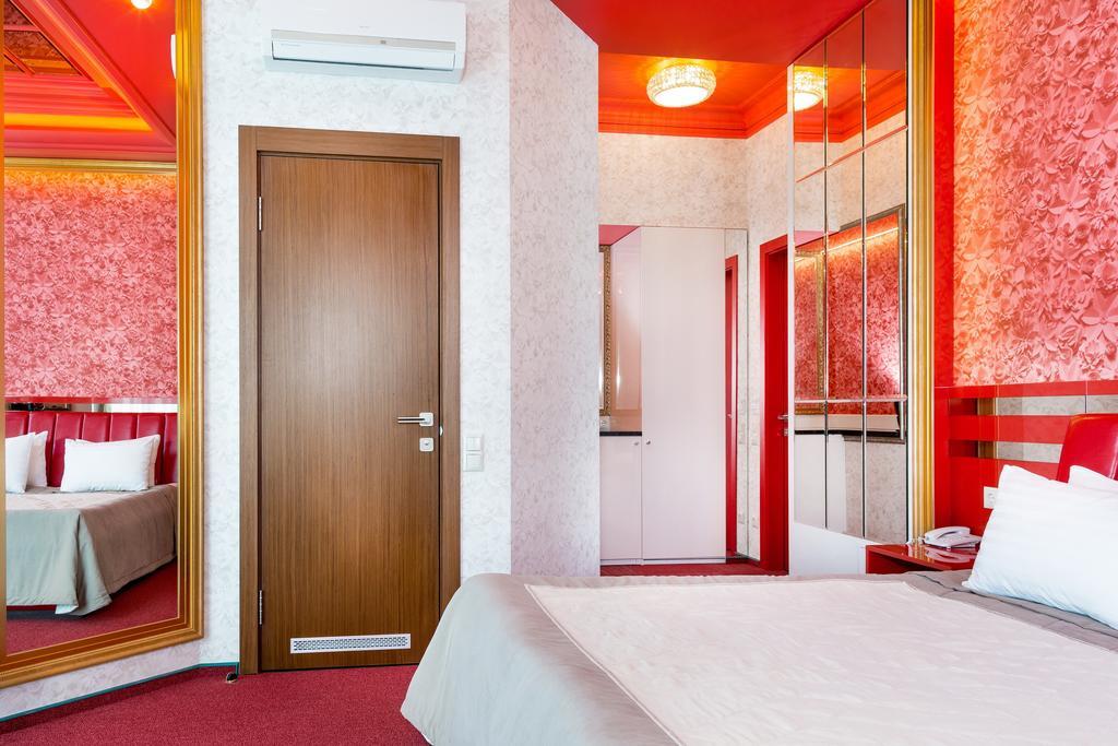 Road Star Hotel Dnipro Exteriör bild